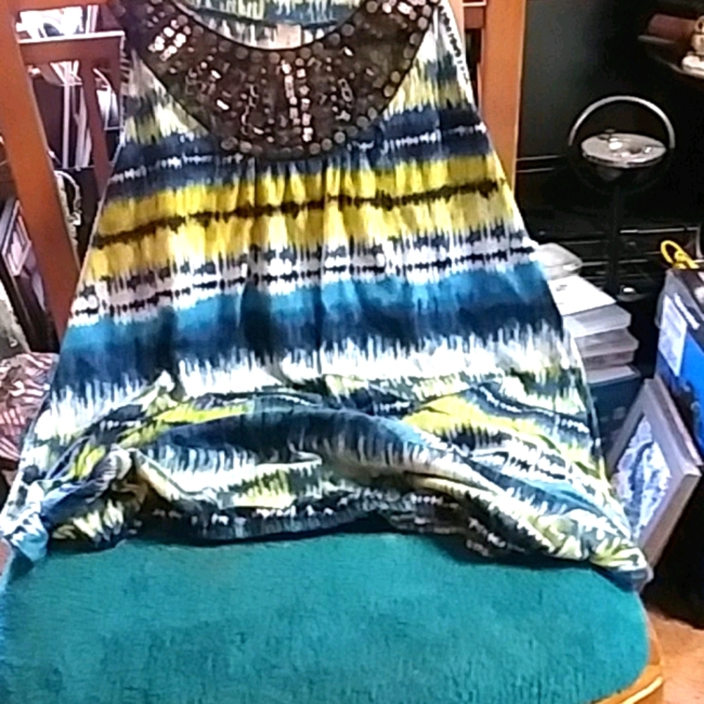 Full sleeveless shirt